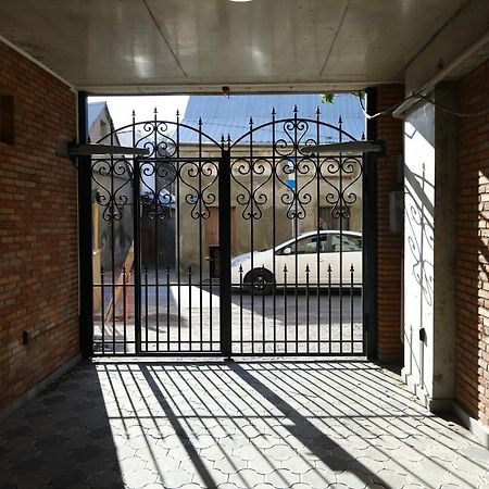 Brick House Lägenhet Tbilisi Exteriör bild