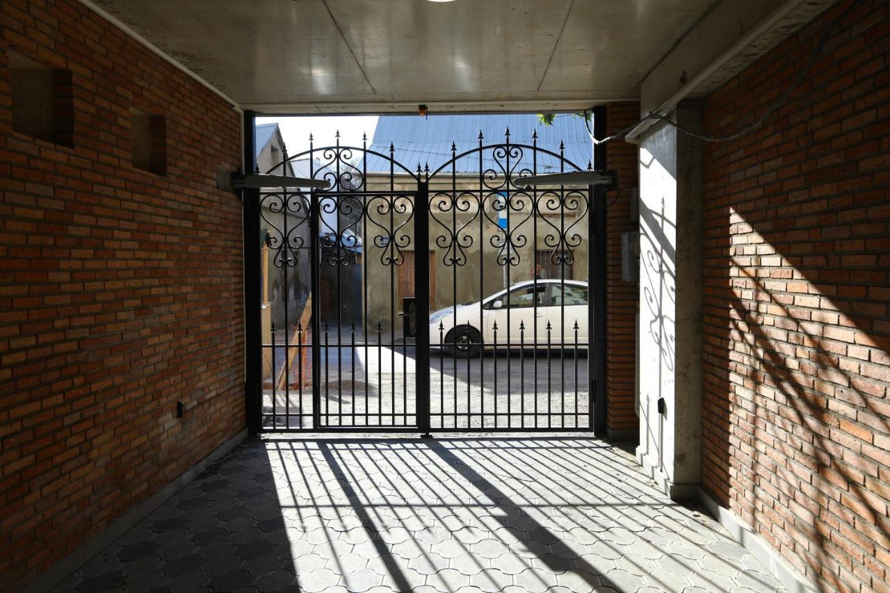 Brick House Lägenhet Tbilisi Exteriör bild